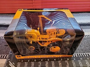 John Deere "LI" w/ No. 7 - D Mower 1/16 Diecast Farm Tractor Replica By SpecCast - Picture 1 of 6