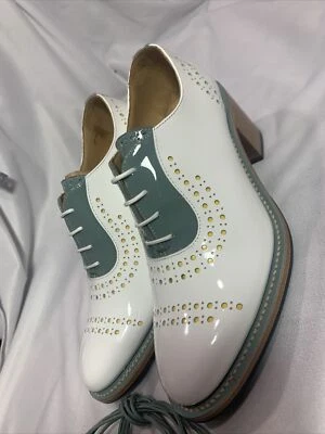 The Office Of Angela Scott Mrs. Hazel Sea espuma blanca, talla 35 EU (5US) Foto 1 de 4