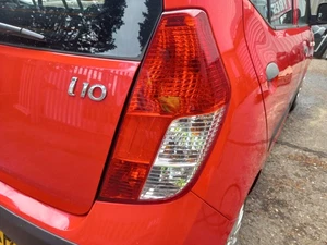 HYUNDAI I10 5DR 2010 MK1 REAR LIGHT O/S DRIVERS SIDE / RIGHT HAND SIDE - Picture 1 of 1