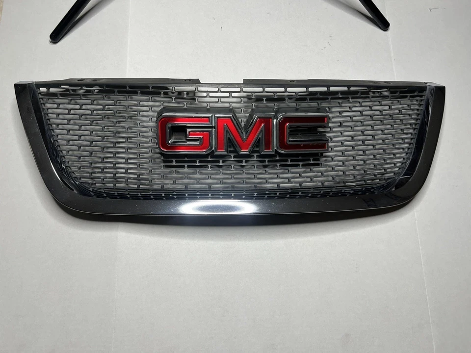 GMC Acadia 2007 a 2012 parrilla superior delantera OEM S8577 DG Foto 1 de 4