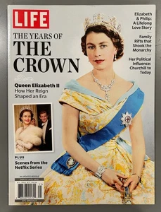 LIFE The Years of The Crown Magazine Queen Elizabeth Netflix 2022 - Imagen 1 de 2