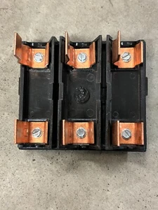 FUSIBLE EXTRAÍBLE TRIFÁSICO 60AMP 240V SIN NOMBRE NI NÚMEROS POSIBLEMENTE INTERRUPTOR GENERAL - Imagen 1 de 4