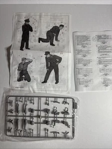 ICM # 35211 German Tank Crew 1943-1945 WWII 1/35 Scale Model Kit - Picture 1 of 3