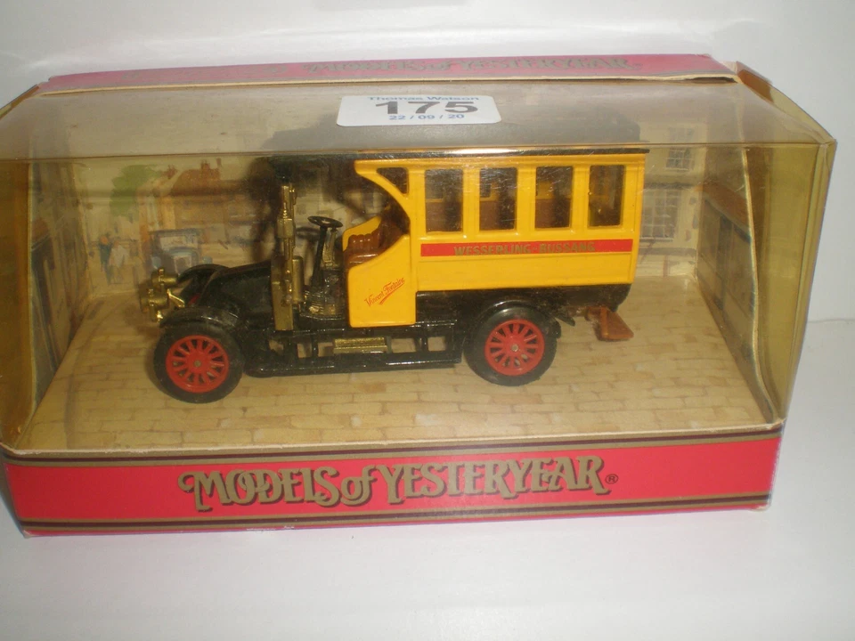 MATCHBOX  YESTERYEAR Y.44 1910. RENAULT BUS COLOUR.  YELLOW & BLACK. SCALE 1/38. - Image 1 of 4