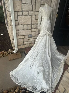 Vintage 80s Wedding Dress Size 6 Lace Beads Train Gorgeous Retro - Picture 1 of 11