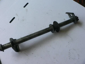 92 Suzuki Katana 600 GSX600F Rear Axle - Foto 1 di 1