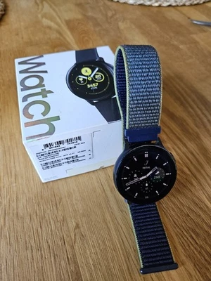 Samsung Galaxy Watch Active 40mm - Schwarz (SM-R500NZKADBT) - Bild 1 von 4