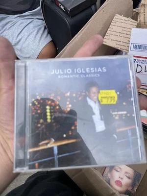 Julio Iglesias - Romantic Classics (CD) 2006 - - Image 1 of 3