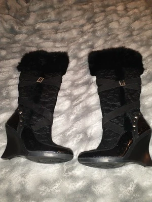 Vintage Baby Phat Black Quilted Boots w Faux FUR & Wedge Heel Size 8.5B * RARE * - Image 1 of 4