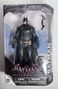 ¡NUEVO! Batman Arkham Knight (Batalla Dañado) #1 Coleccionables DC Exclusivo de GameStop - Imagen 1 de 3