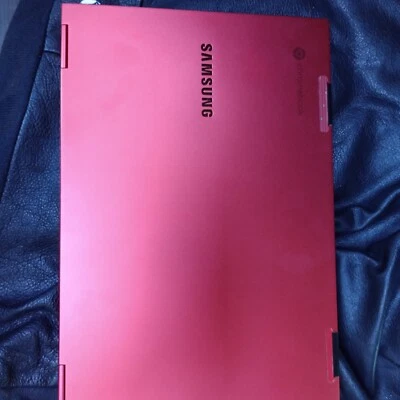 Samsung Chromebook Pantalla 4K HD, Pantalla 13.3 pulgadas, XE930QCA Foto 1 de 4