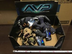 Alien vs. Predator Plush Diamond Select Toys AVP With Paper Tag 2004 Set VHTF