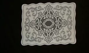 Lace Table Doily/Placemat White Medallion design 19" x 14" set of 2 - Picture 1 of 2