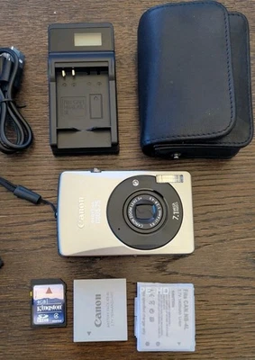 Canon IXUS 75 Digitalkamera Silber Top Zustand Zubehörpaket 7,1 Megapixel 3xZoom - Bild 1 von 4