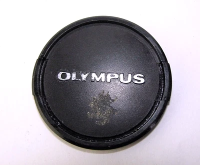 Olympus 49mm Lens Cap Vintage OEM Clip-On - Image 1 of 3