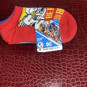 DC no Show 6 Pairs Of Action Hero Socks Size 9-2 1/2 New With Tags - Picture 1 of 4