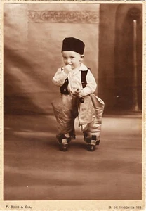 CHILD IN TRADITIONAL COSTUME : CARNIVAL : BUENOS AIRES : F. BIXIO : RPPC  1924 - Picture 1 of 3