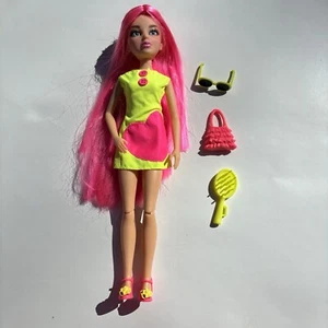 LIV Brites Sophie Puppe Neon Pink Gelb Blau Augen X-Long Perücke Handtasche Pinsel Brille - Bild 1 von 7
