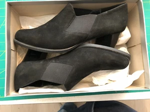 NUEVO STOCK ANTIGUO Aerosuela Talla 9B Tacón A Copter Negro Nubuck Slip-Ons - Imagen 1 de 4