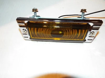 1947-1948-49-1950-1951-52-1953 CHEVROLET TRUCK 2 PARKING LIGHT ASSEMBLY, 6 VOLT - Image 1 of 2