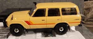KYOSHO 1/18 BEIGE 1980 TOYOTA LAND CRUISER SAFARI PART # 08956XBE - Picture 1 of 19