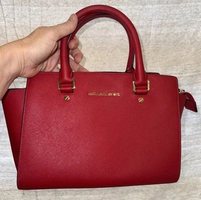 Сумка наплечная Michael Kors Selma Saffiano — вишнево-красная кожаная — б/у в отличном состоянии - Изображение 1 из 4