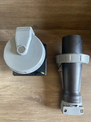 Hubbell HBL560P5W Plug60A 347/600V 3 Phase Plus HBL560R5W Wall Outlet Combo New - Image 1 of 4