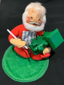 ANNALEE 1988 SANTA CLAUS Painting A Toy Train 6" Tall - Picture 1 of 6