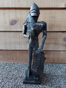 FIGURA DE ARMADURA DE METAL CABALLERO MEDIEVAL DE COLECCIÓN HECHA A MANO MÉXICO 16" H - Imagen 1 de 10