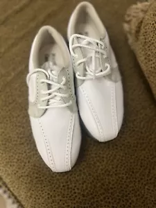 Scarpe da golf FootJoy Green Joys Soft Spike da donna taglia 6,5 W Flex Zone bianche nuove - Foto 1 di 5
