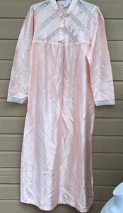 VTG Barbizon pastel pink nightgown size Medium long sleeve lace satin feel - Picture 1 of 7
