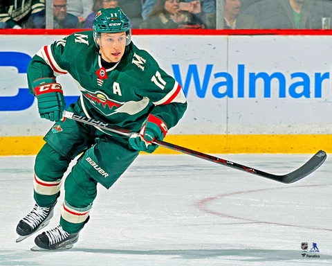 Zach Parise Minnesota Wild Unsigned Green Jersey Skating 16" x 20" Photo Cover