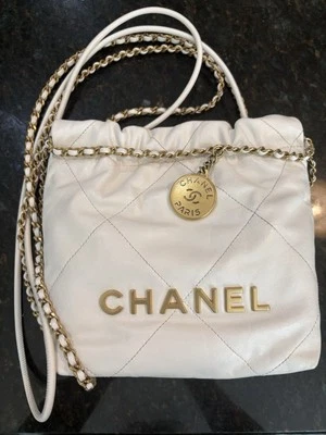 CHANEL 22 Mini Bolso de Cuero Acolchado Blanco GHW-DEAL!! Foto 1 de 4
