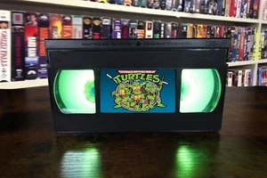 Teenage Mutant Ninja Turtles (Turtles In A Half Shell) VHS Lampe + Fernbedienung - Bild 1 von 6