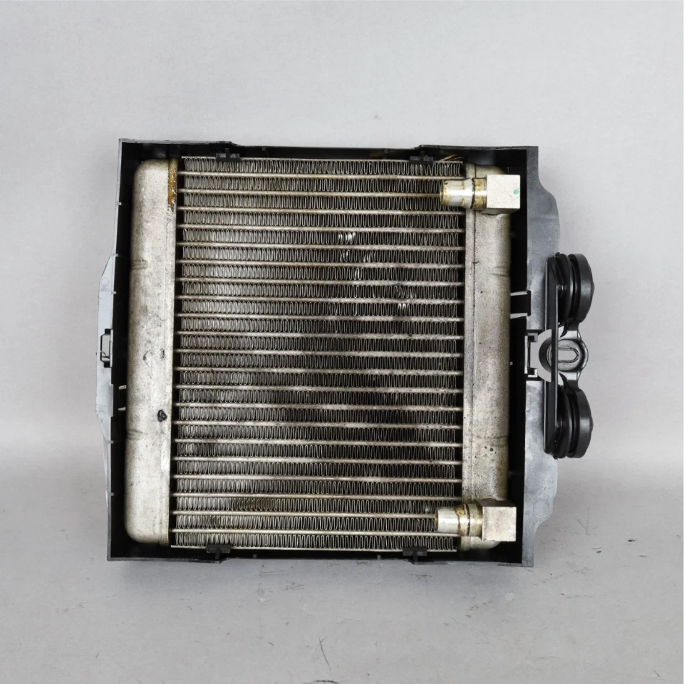 2009-2019 BMW 535i 550i 750i Engine Oil Cooler 17217572542 OEM Used Foto 1 de 4