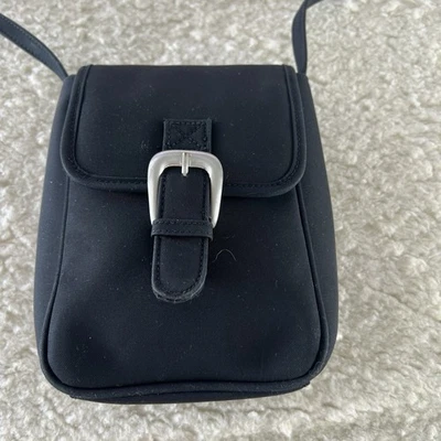 Cartera Bandolera Liz Claiborne’s Villager Negra con Cremallera Bolsillo Elegante Teléfono para Salir Foto 1 de 4