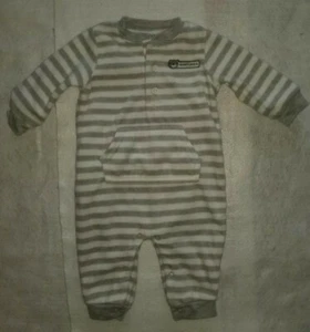 Conjunto de conjunto de una pieza manga larga de Baby Carter's talla 6 meses patrón mapache - Imagen 1 de 4