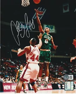 ANTOINE WALKER (Boston Celtics) Signed 8x10 PHOTO Beckett Authentication BAS - Picture 1 of 2