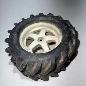 Traxxas Tmaxx pneumatico e ruota usati singoli - Foto 1 di 4