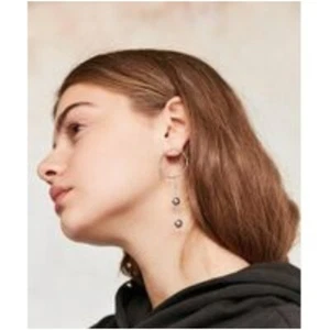 Pendientes de aro Urban Outfitters para mujer Effie llamativos palo plateados nuevos con etiquetas 45 - Imagen 1 de 6
