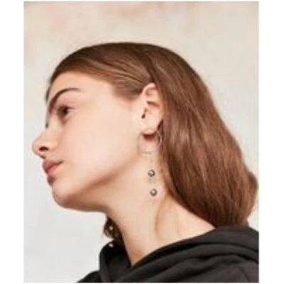 Pendientes de aro Urban Outfitters para mujer Effie llamativos palo plateados nuevos con etiquetas 45 Foto 1 de 4