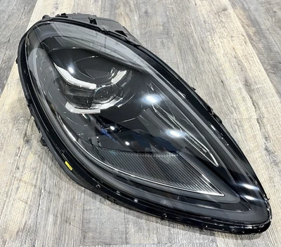 2019-2022 PORSCHE MACAN RIGHT PASSENGER SIDE HEADLIGHT HEADLAMP 95B.941.016.H - Image 1 of 4