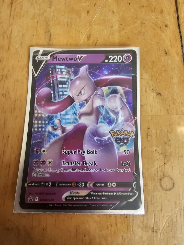Mewtwo V SWSH223 SWSH: Sword & Shield Promo Cards Holo - Image 1 of 1