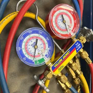 YELLOW JACKET 42004 Charging Manifold & Hoses Compact Ball Valves 93842 Ritchie - Picture 1 of 10