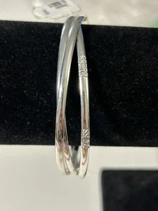 Guess Set Of Three Bangle Bracelets Silver Toned - Picture 1 of 6