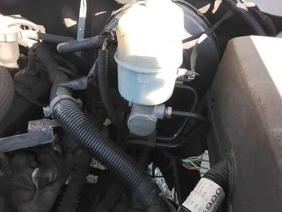 Used Brake Master Cylinder fits: 2012 Chevrolet Silverado 1500 pickup w/o active - Изображение 1 из 4