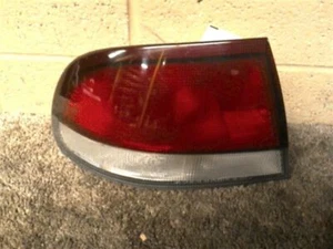 LUZ TRASERA IZQUIERDA DRIVER EXTERIOR SE ADAPTA A 93-97 MAZDA 626 20842 - Imagen 1 de 3