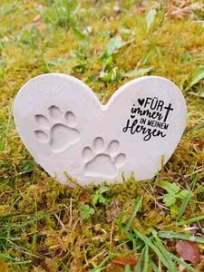 Herz aus Beton mit Schriftzug Grabschmuck Trauer Grabgesteck Grabherz Tiergrab - Bild 1 von 2