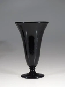 Vintage Deko Depressionsglas schwarz Glas Trompetenvase um 1930 - Bild 1 von 3