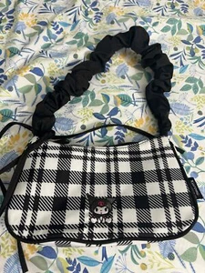 NEW Kuromi Checkered Plaid Pattern Shoulder Bag For Ladies Character Embroidery - Picture 1 of 3